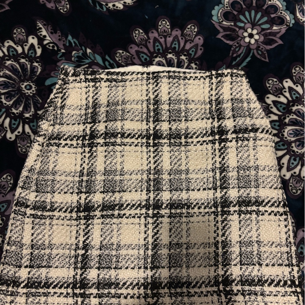 Loft checkered black and white skirt size 8